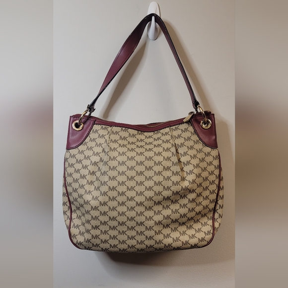 Michael Kors Handbags - Michael kors jet set convertible shoulder bag, Monogram Burgundy